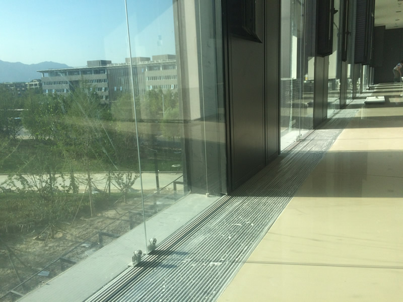 北京华为（地板嵌入管槽式铜管铝翅片强制对流散热器)安装案例